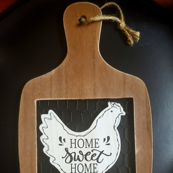 Home Sweet Home Wooden Plaque with Chicken and Chicken Wire - Picture 2 of 7